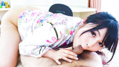Reo Saionji amazes with her cock sucking skills.