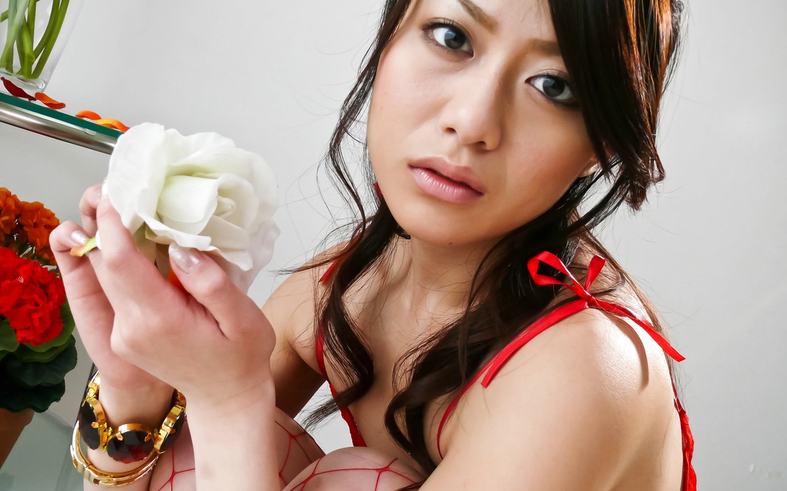 Hina Aisawa on her knees swallows a long and hard shaft