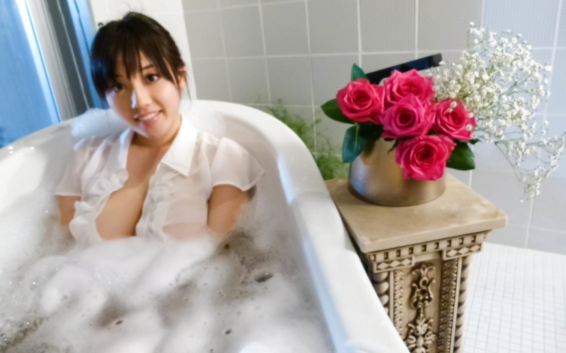 Lovely and horny Azusa Nagasawa all wet as she gets playful