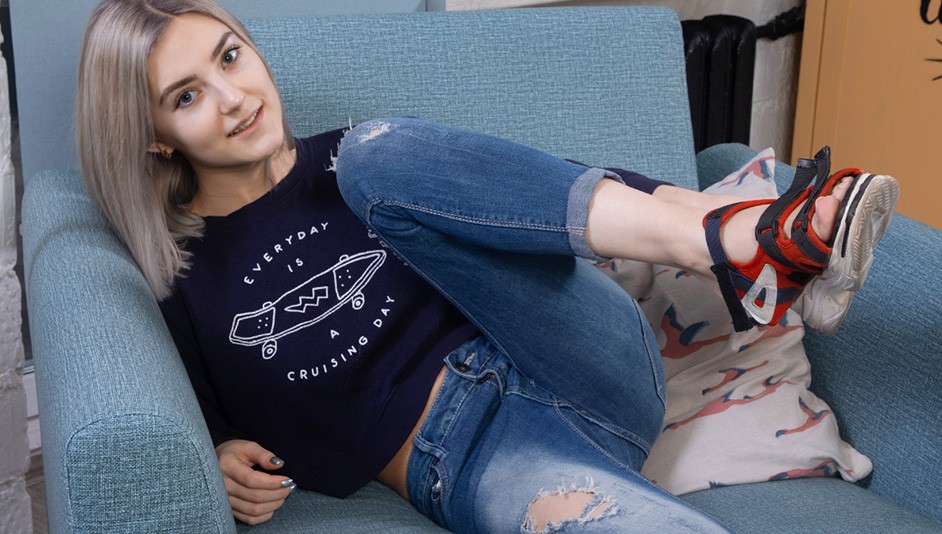 Pink is good for wet pussy – Trailer