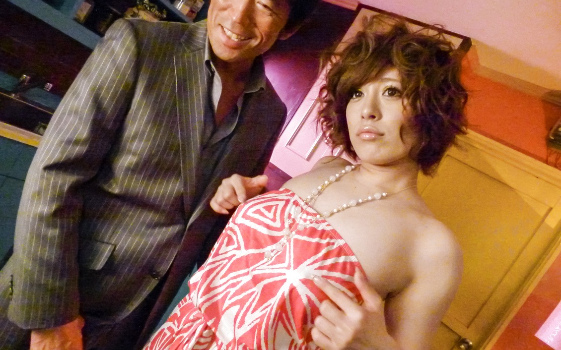 Ririsu Ayaka’s shaved MILF pussy drilled after an asian blow job