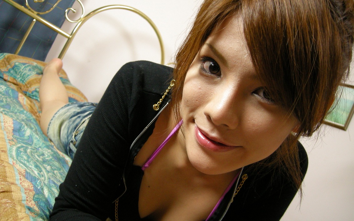 Sara Nakumara gets naughty with her male friend